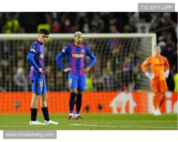 拜仁官方宣布17岁中卫基亚拉首秀受伤将缺阵数月